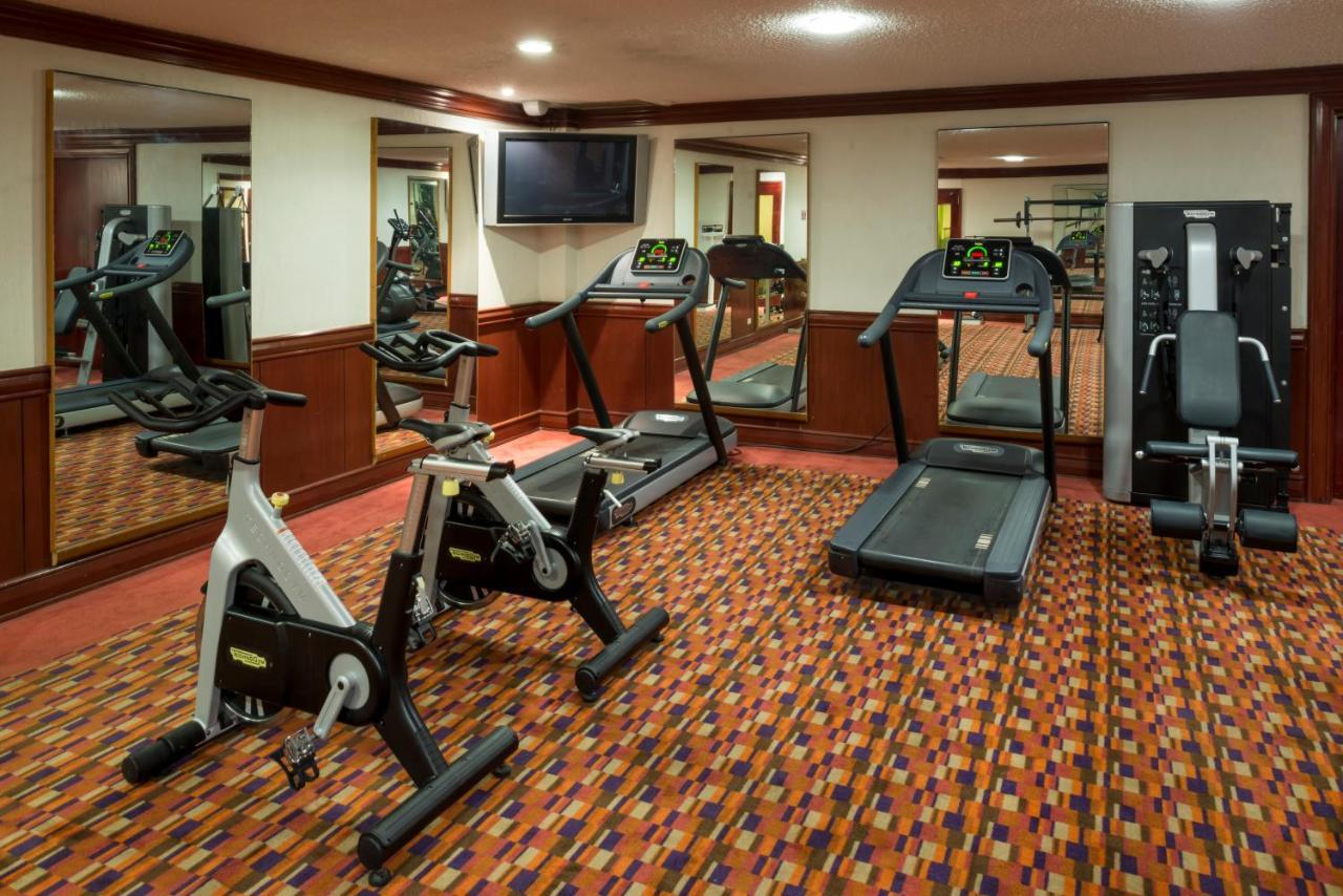 Real Inn Tijuana By Camino Real Hoteles Dış mekan fotoğraf A gym at a hotel