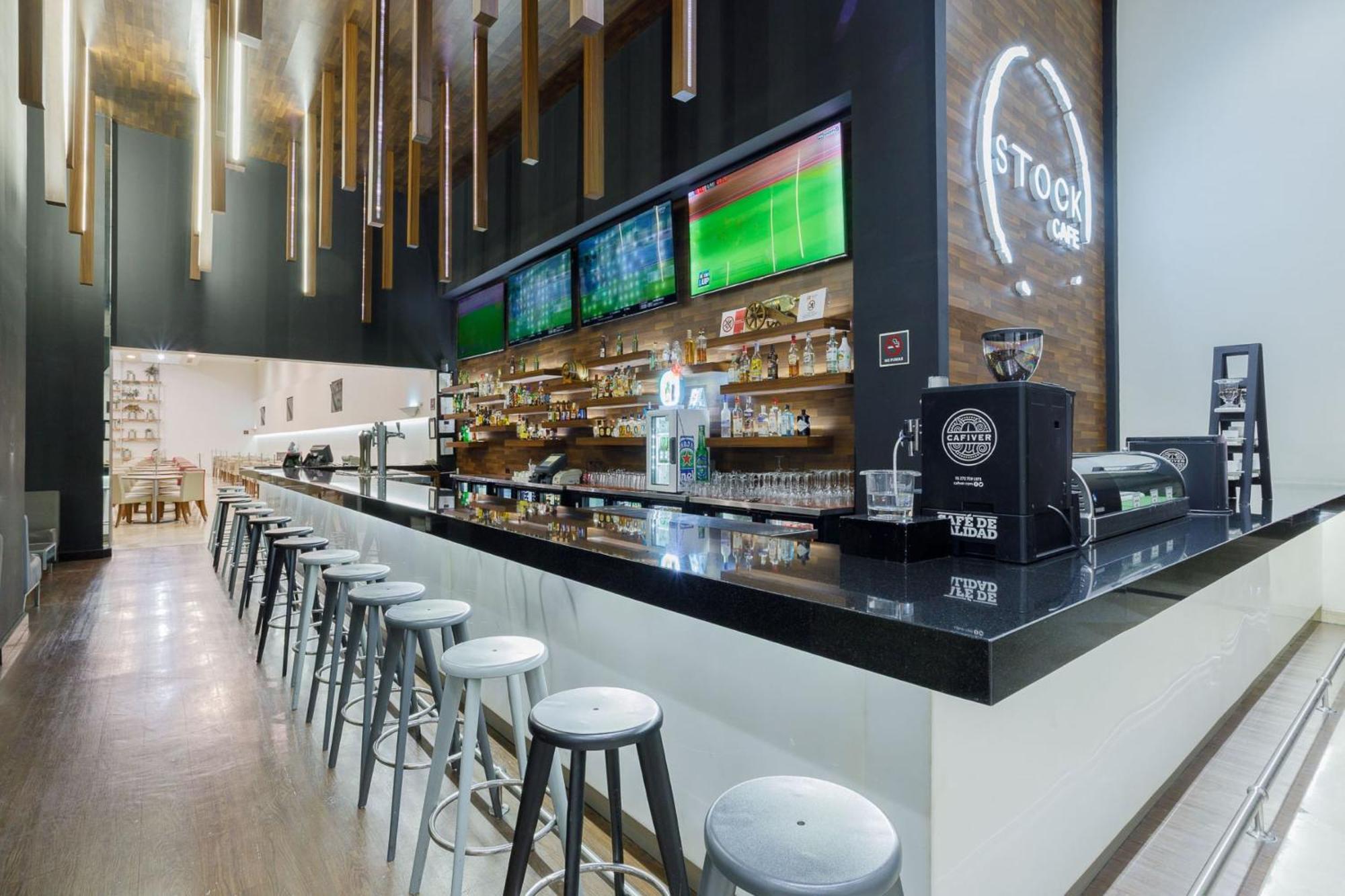Real Inn Tijuana By Camino Real Hoteles Dış mekan fotoğraf Stock Bar