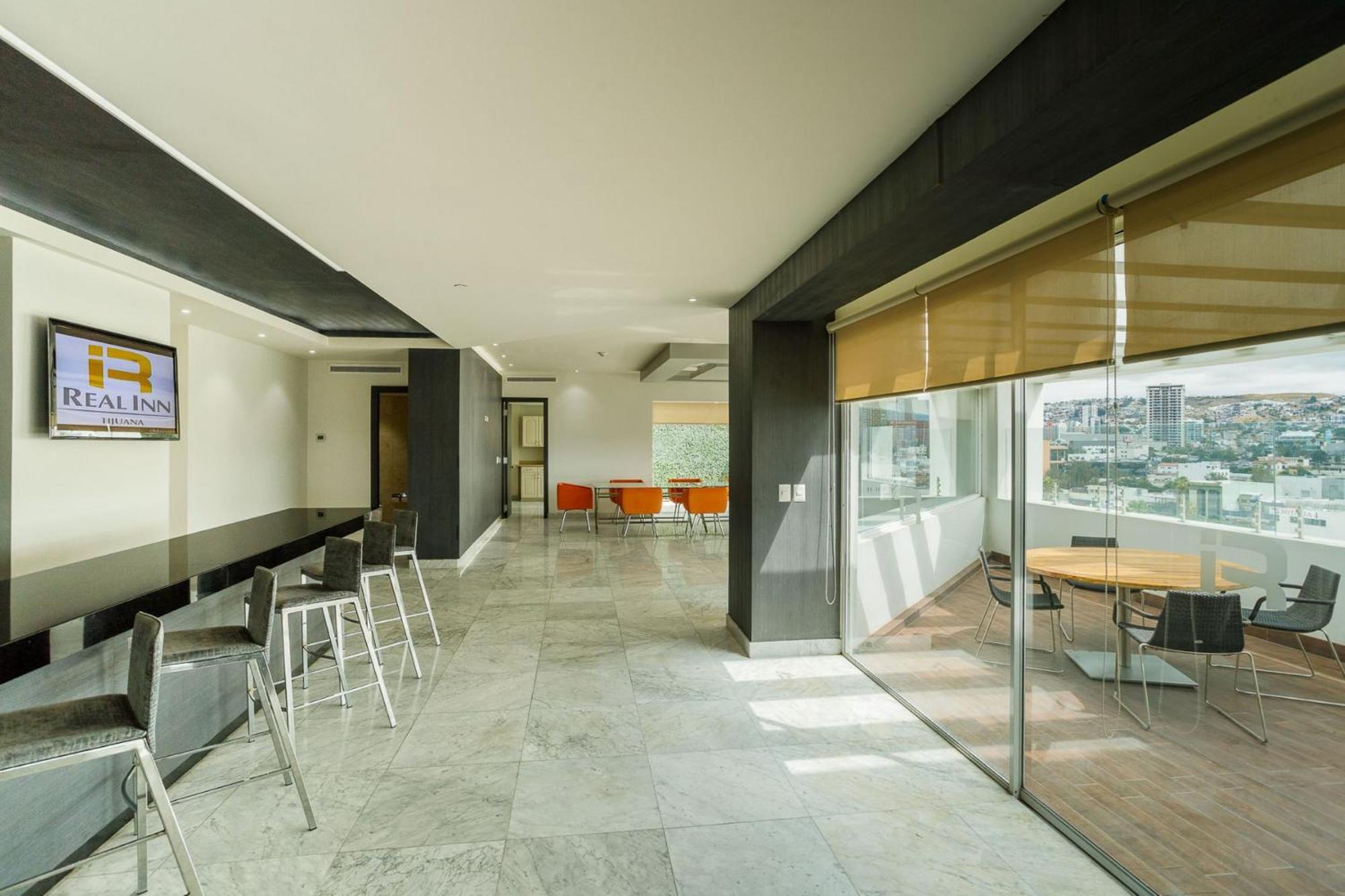 Real Inn Tijuana By Camino Real Hoteles Dış mekan fotoğraf The 10th floor of the building