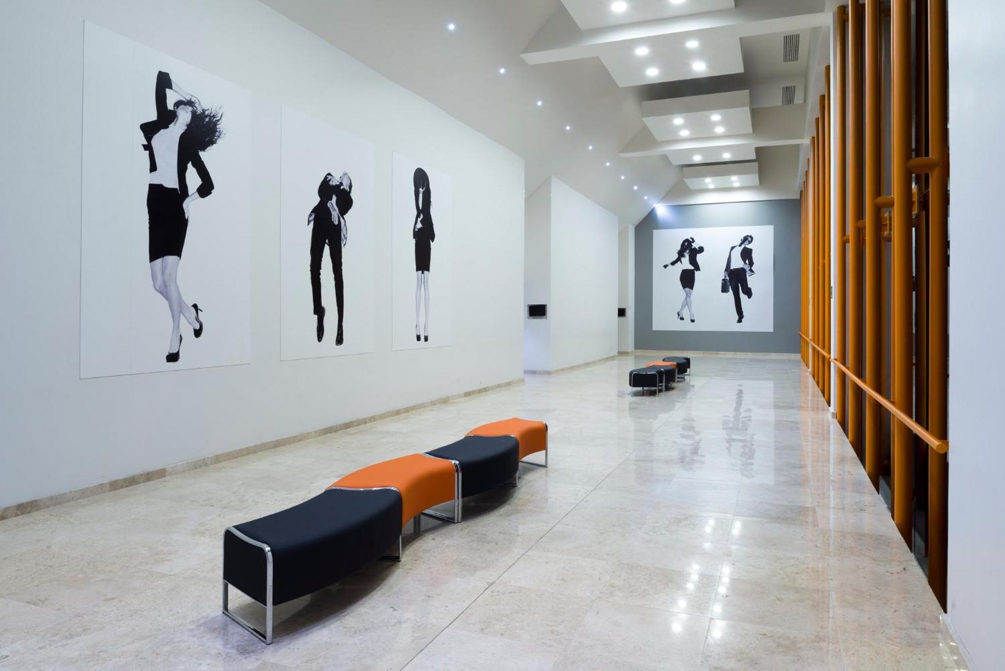 Real Inn Tijuana By Camino Real Hoteles Dış mekan fotoğraf The interior of the gallery